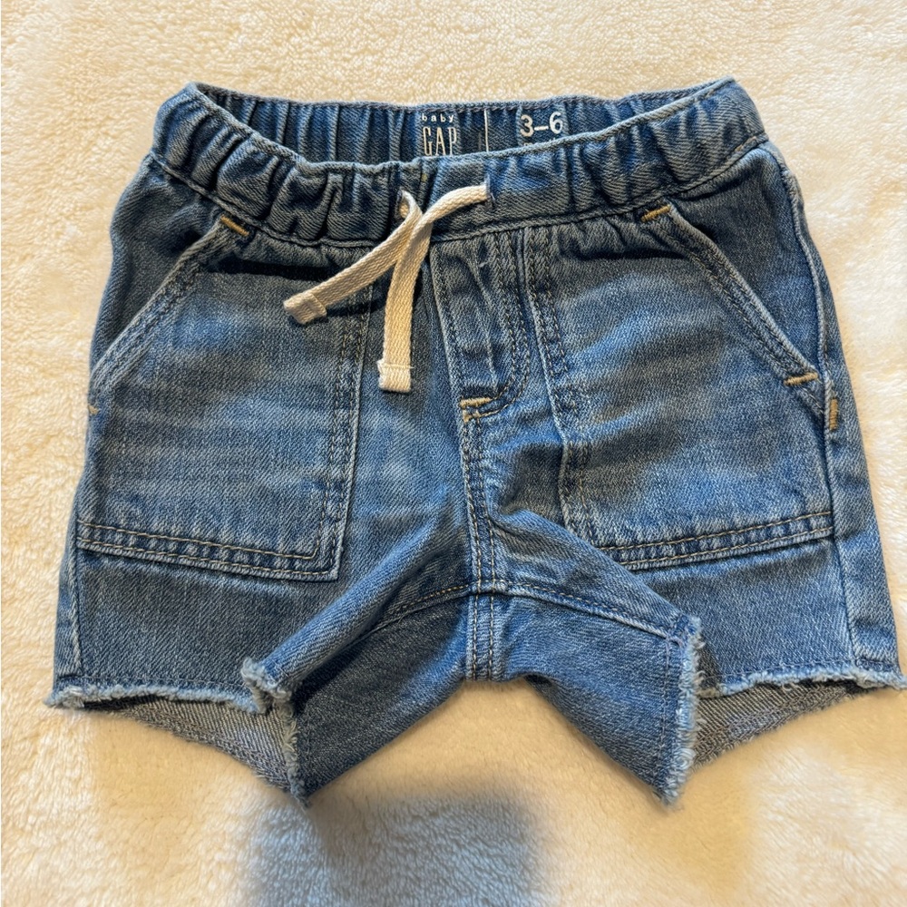 GAP Cut-off Shorts